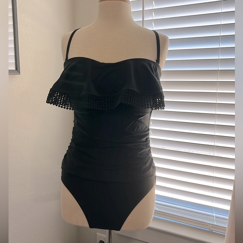 Kona Sol one piece bathing suit. Only worn a couple of times. Clean